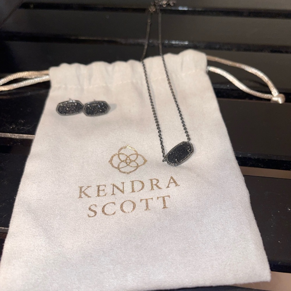 Excellent condition Gun Metal Kendra Scott Necklace and Earrings set